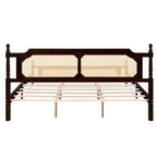 Lit en bois avec tête de lit et pied de lit en rotin, lit plateforme King size à profil bas avec plateforme de lit centrale améliorée